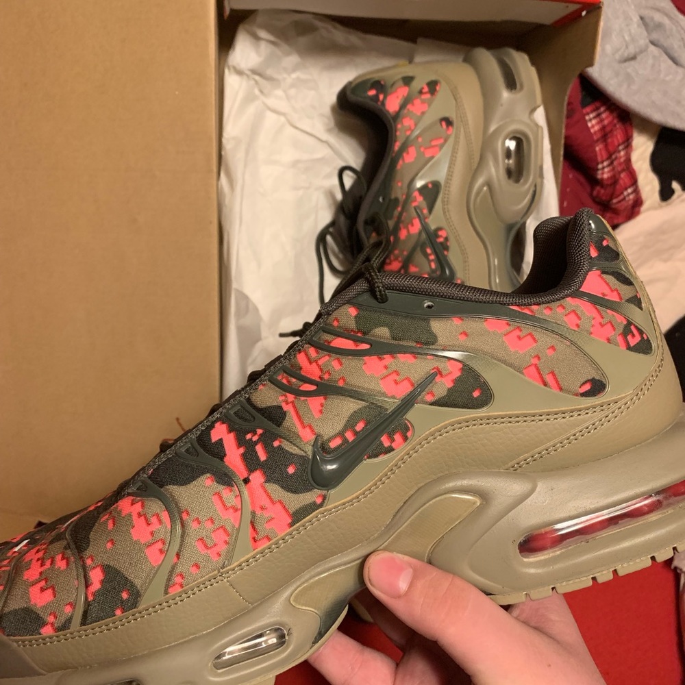 Nike Air Max Men's Airmax Olive Pink Camo TN